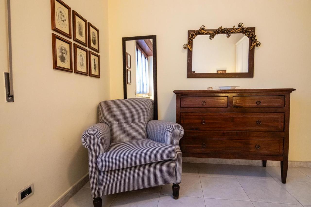 Ferienwohnung Courrier-House Aci Castello Exterior foto
