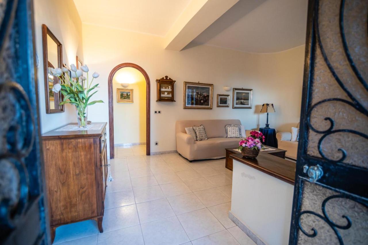 Ferienwohnung Courrier-House Aci Castello Exterior foto